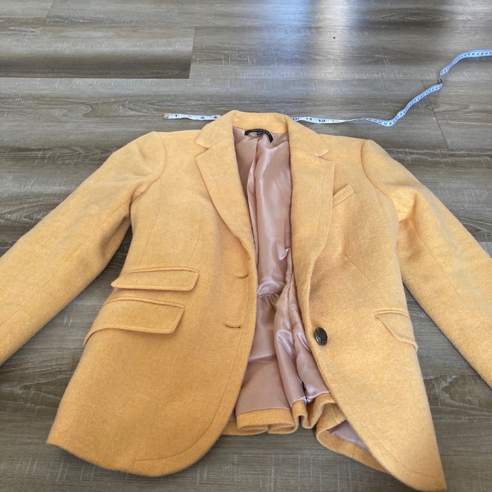 Yellow blazer